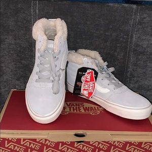 New in box Vans Womens MTE  Shoes